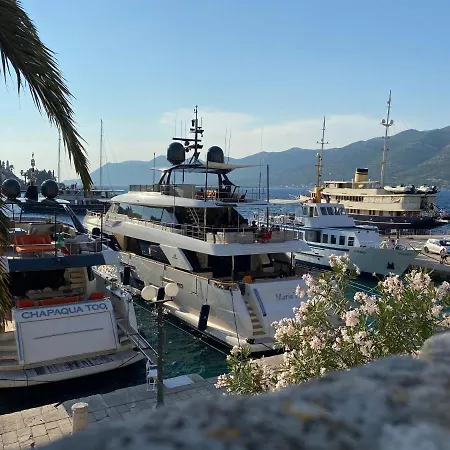 Blue Water Apartment *